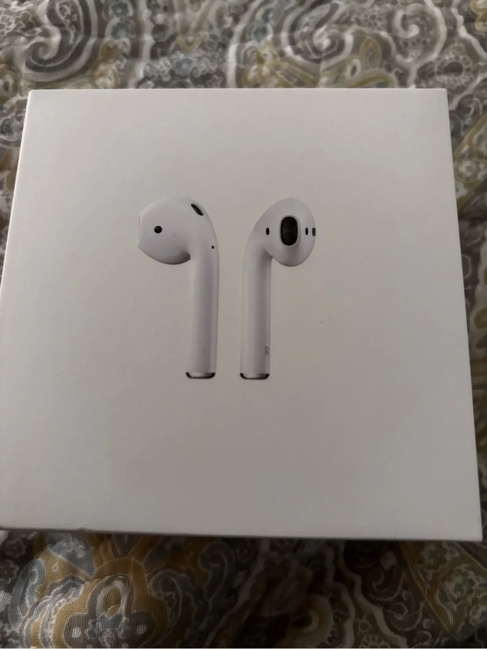 Apple White Wireless Earbuds Packaging